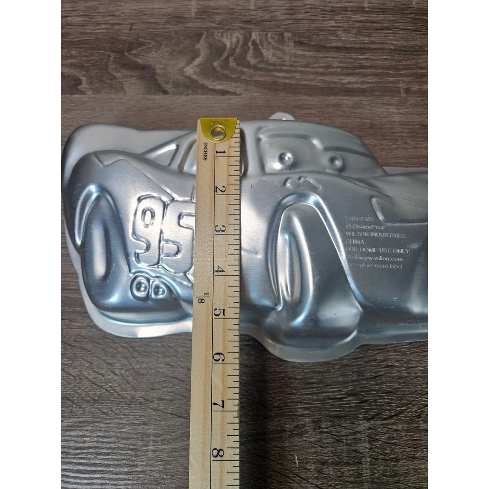 Wilton Disney Pixar Cars Lightning McQueen Aluminum Cake Pan 2105-6400 Silver
